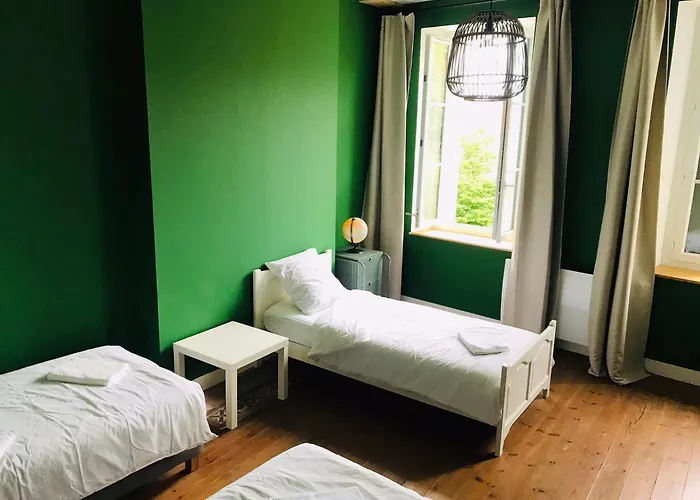 Le 4 De Jean Moulin Saint-Seurin-de-Cadourne